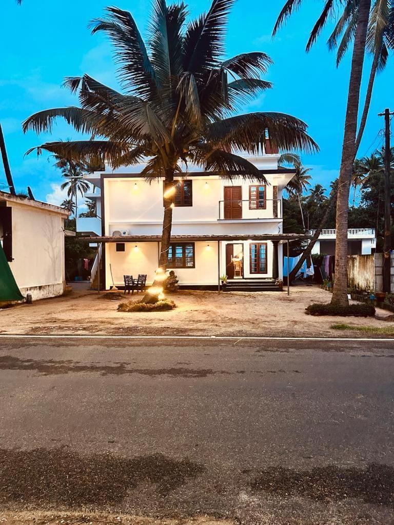 Enocean Homestay شاطئ شيراي المظهر الخارجي الصورة
